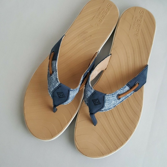 sperry topsider flip flops